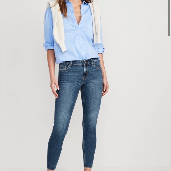 Old Navy Mid-Rise Rockstar Super-Skinny Cut-Off Ankle Jeans - Picture 1 of 3
